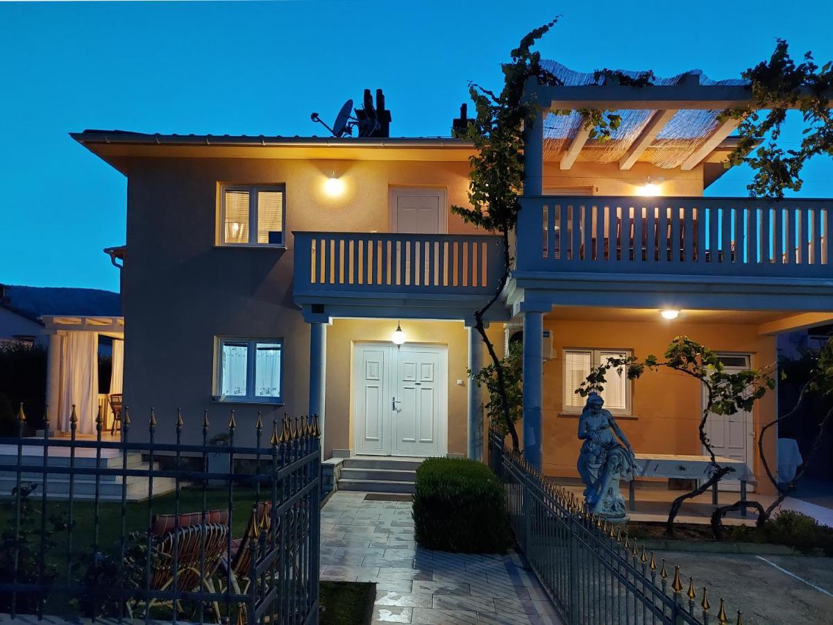 Villa Schober Baška Exteriör bild